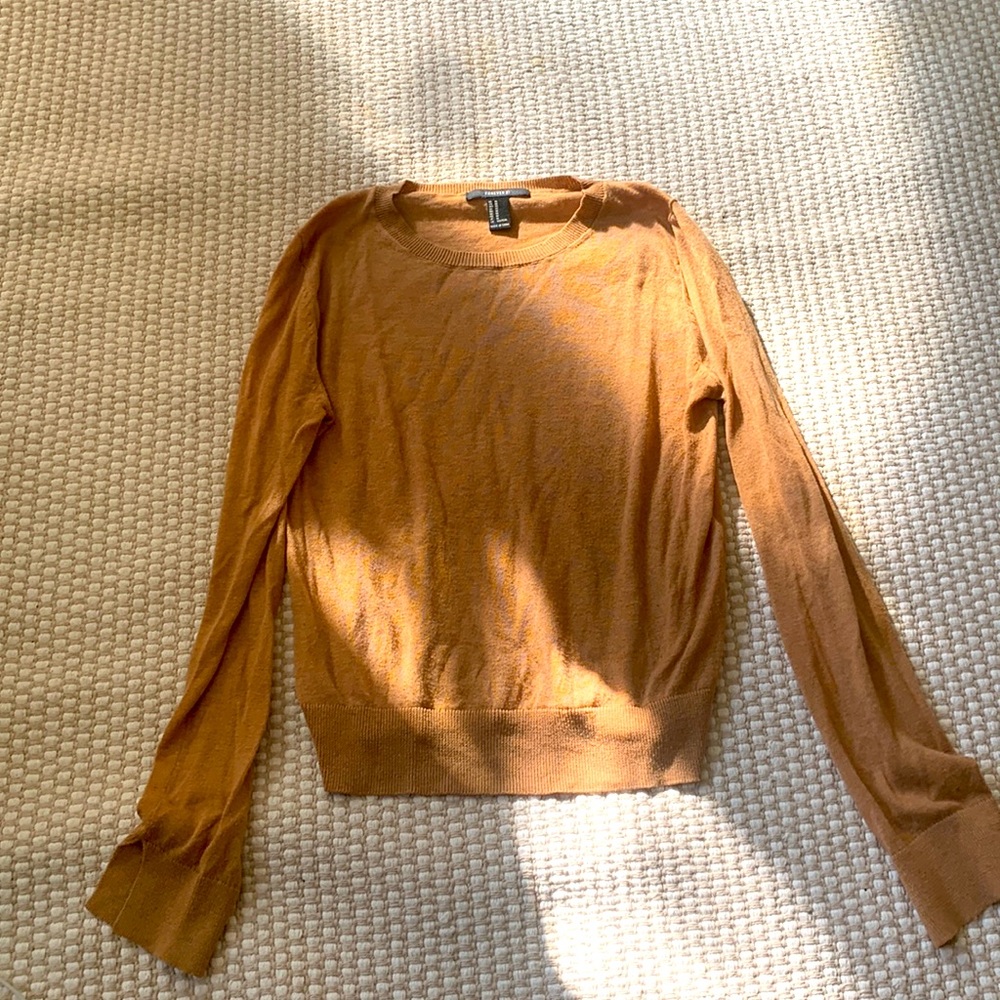 Forever21 light brown light sweater. Size M